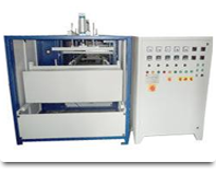 Automatic Vacuum Forming Machine With Cutter 